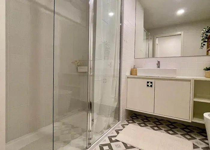 Terrace Loft Near Center *